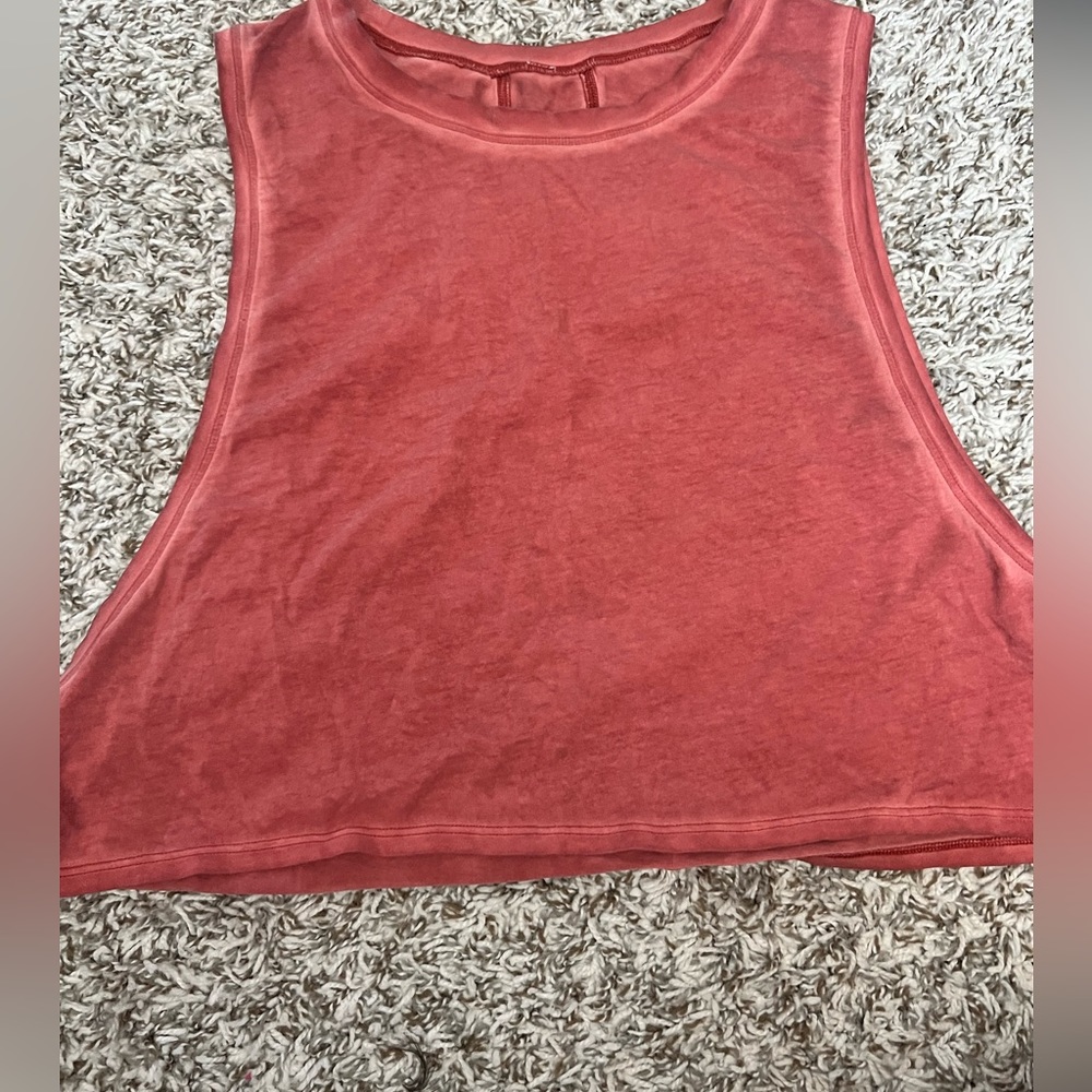 Lightly worn LuLu crop tank